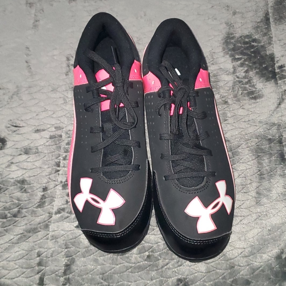 Cleats - Picture 8 of 9